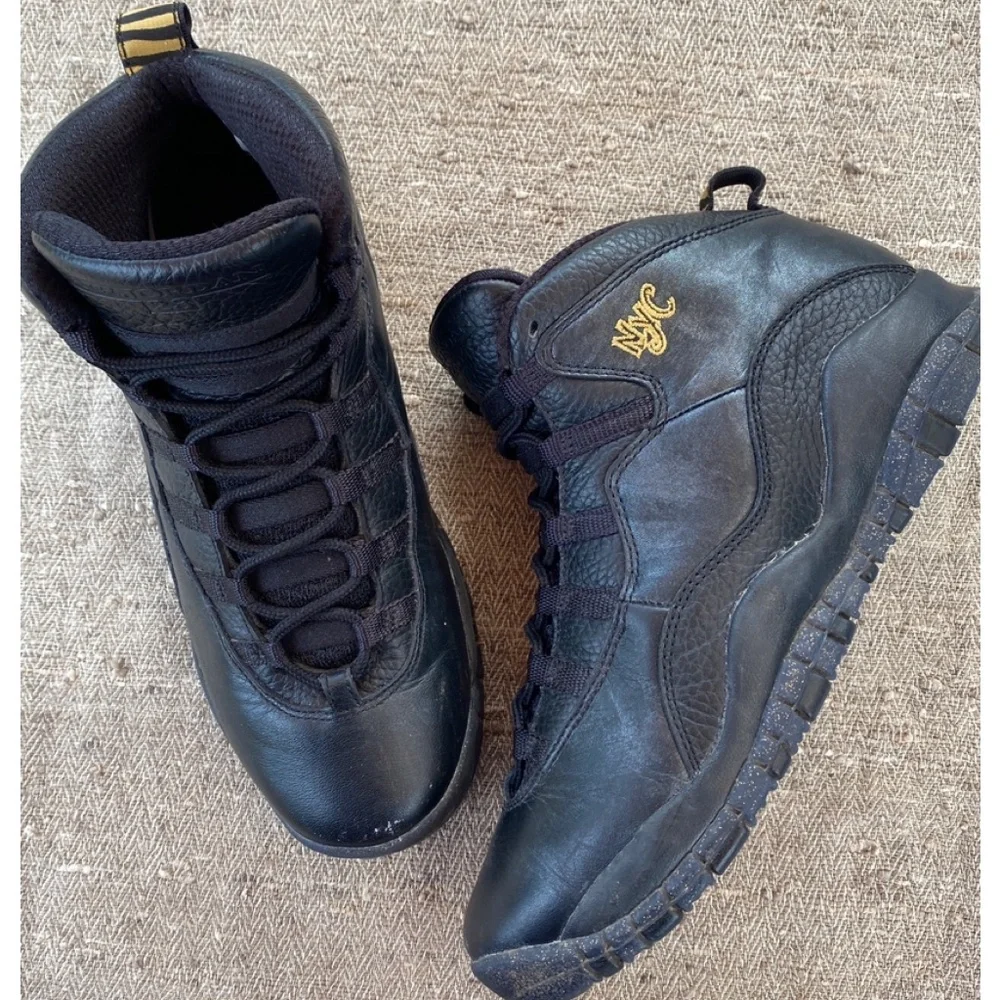 AIR JORDAN High Tops - Picture 2 of 15